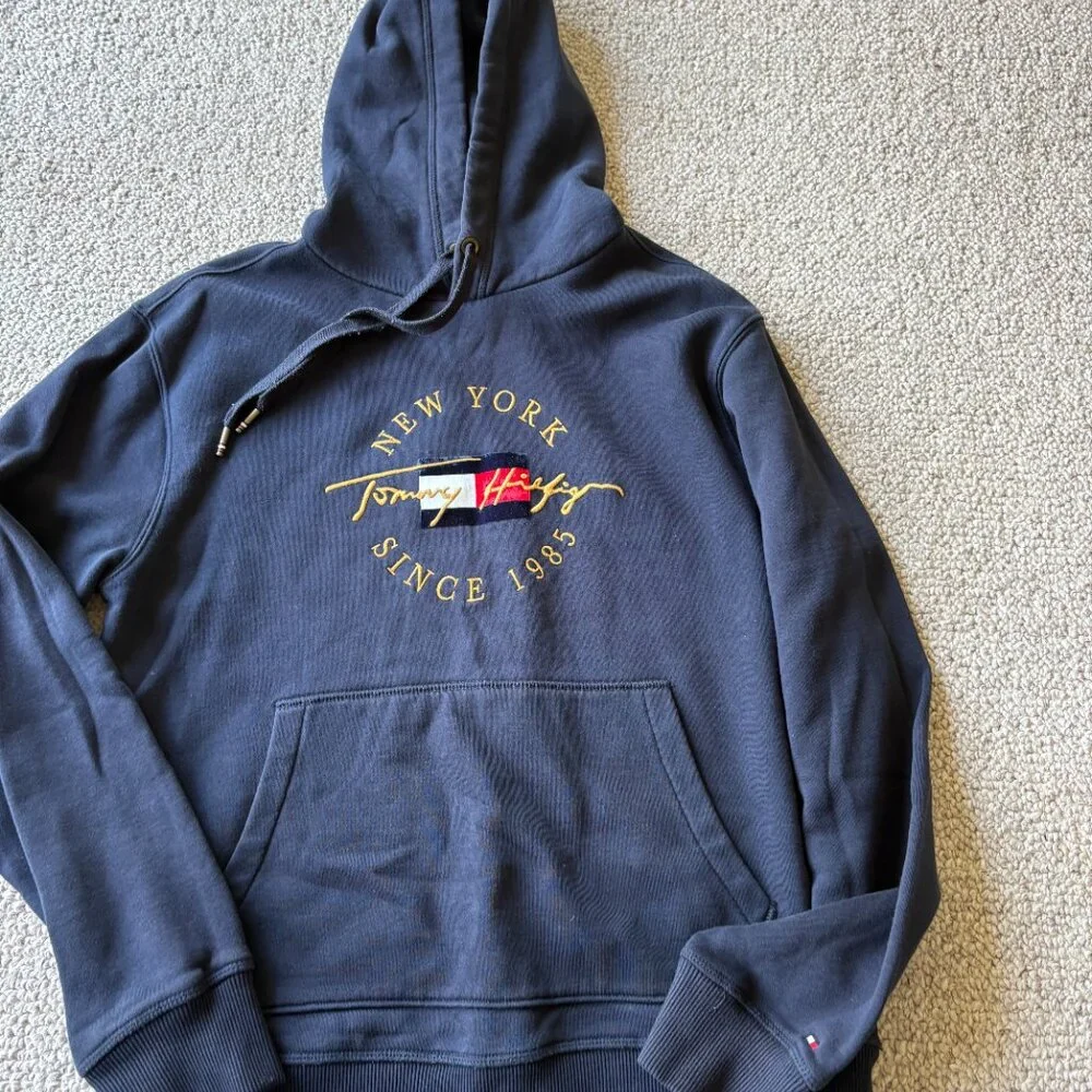 Tommy Hilfiger Hoodie Mens Small Navy Logo Preppy Classic Pullover - Picture 2 of 8